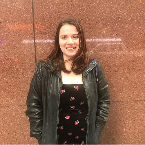 Julia Métraux headshot