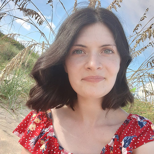 Lydia Joy Launderville headshot